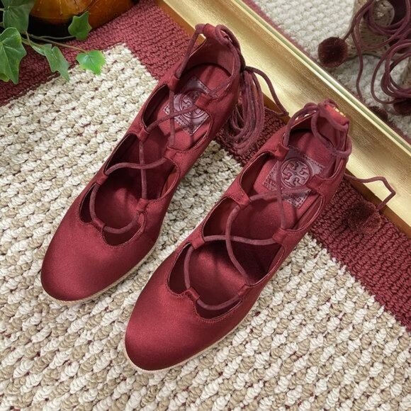New Tory Burch Red Pompom-embellished Lace-up Satin Wedge Espadrilles Merlot 7 - Picture 14 of 16